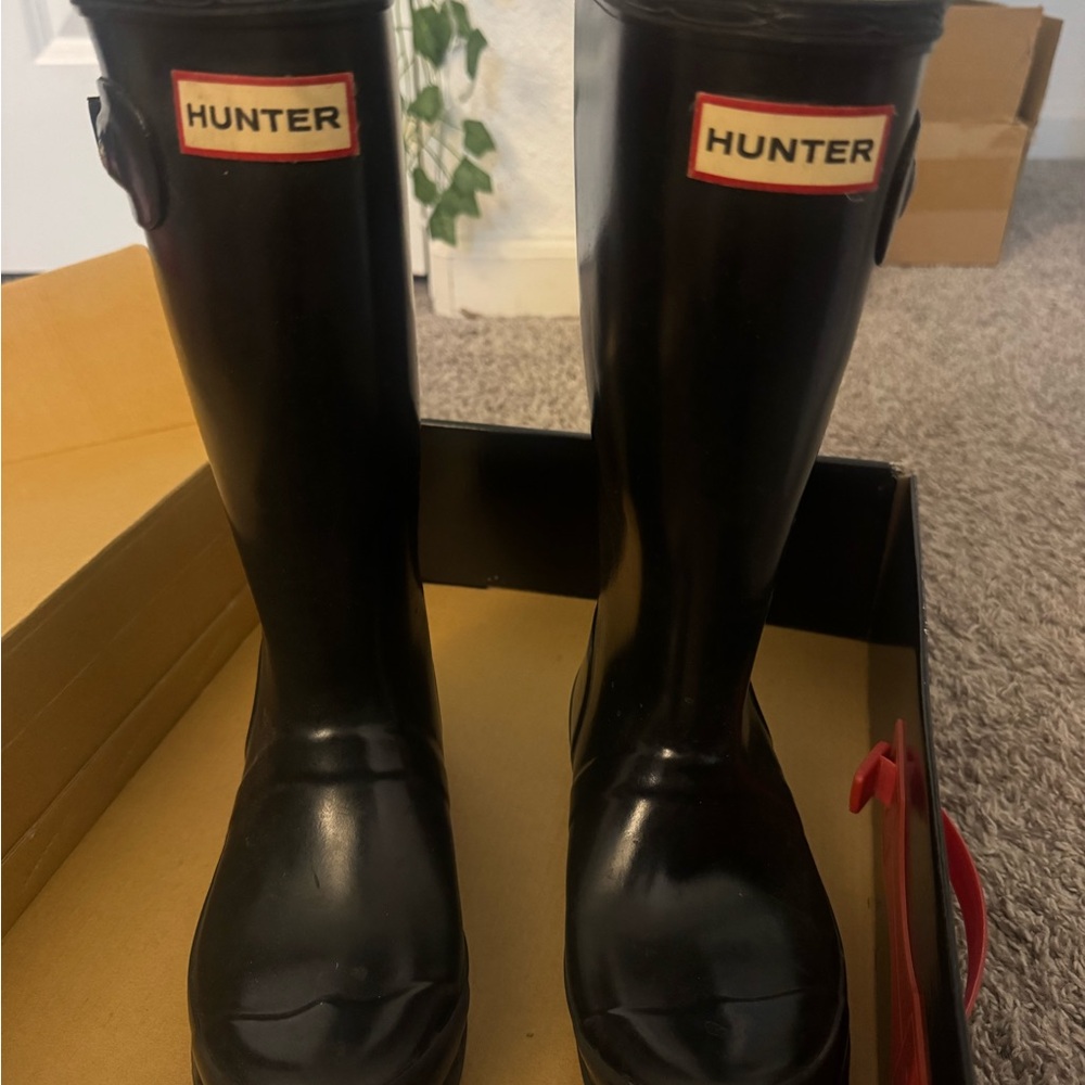 Hunter Classic Black Boots Sz 1y kids